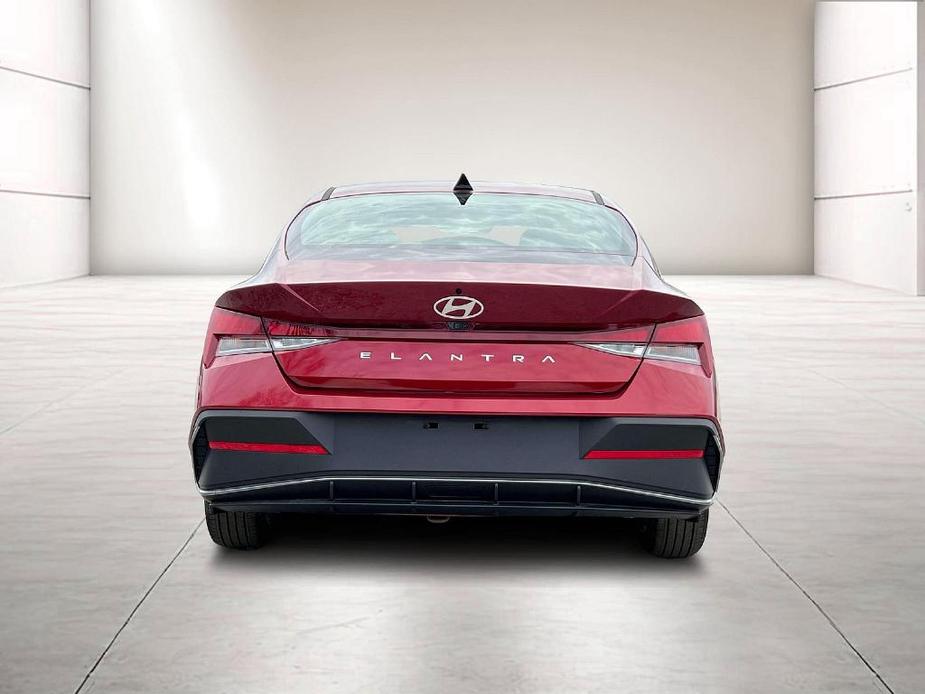 new 2024 Hyundai Elantra car, priced at $23,562