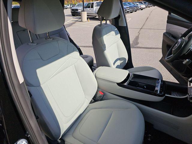 new 2026 Hyundai TUCSON Hybrid car, priced at $33,080