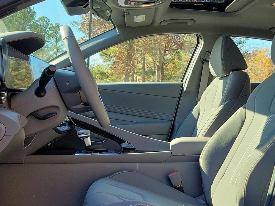 new 2024 Hyundai Elantra car, priced at $25,567