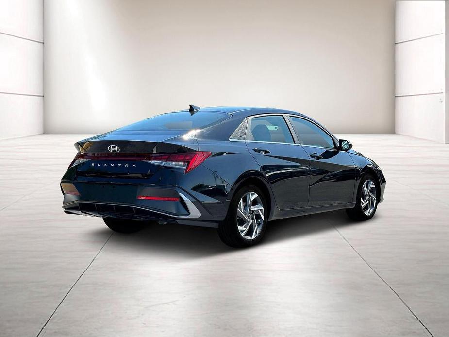 new 2024 Hyundai Elantra car, priced at $25,111