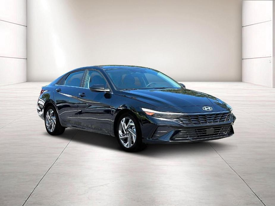 new 2024 Hyundai Elantra car, priced at $25,111