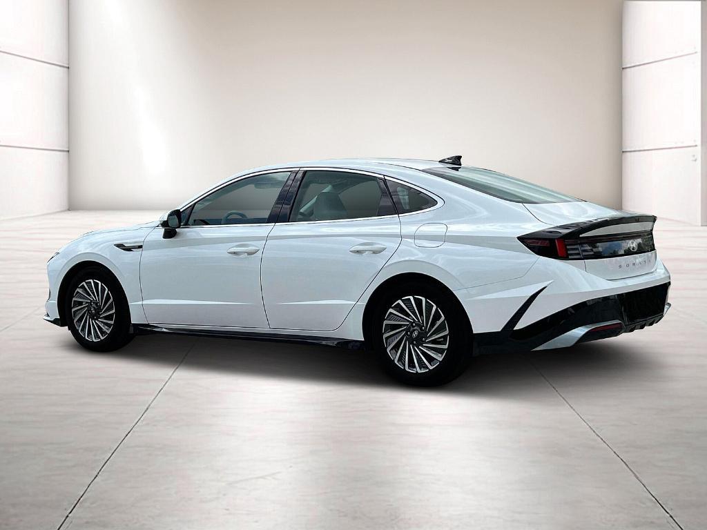 new 2024 Hyundai Sonata Hybrid car, priced at $32,210