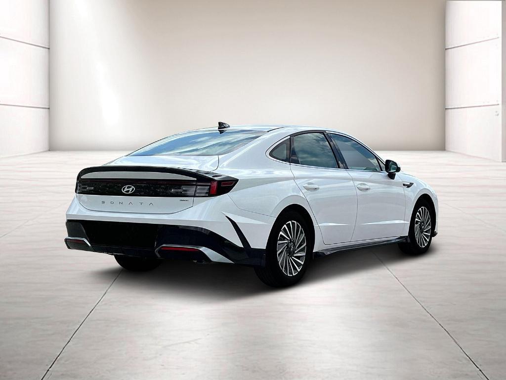 new 2024 Hyundai Sonata Hybrid car, priced at $32,210