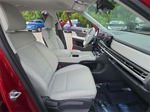 used 2025 Hyundai Santa Fe car, priced at $33,897