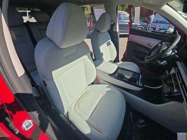 new 2025 Hyundai TUCSON Hybrid car, priced at $34,075
