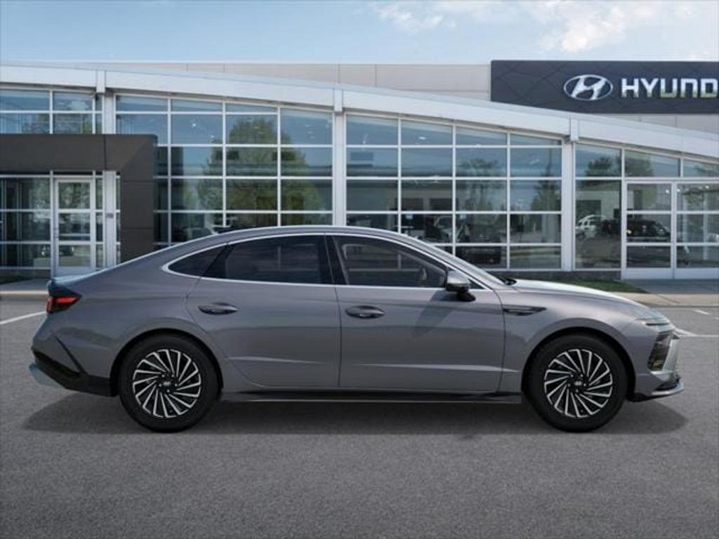 new 2025 Hyundai Sonata Hybrid car, priced at $32,685