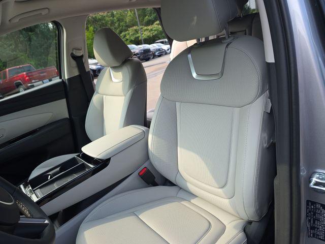 new 2025 Hyundai TUCSON Hybrid car, priced at $42,135