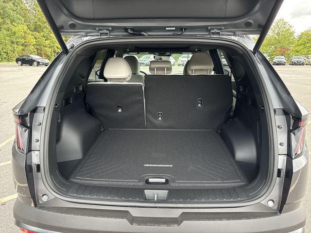 new 2025 Hyundai TUCSON Hybrid car, priced at $41,425