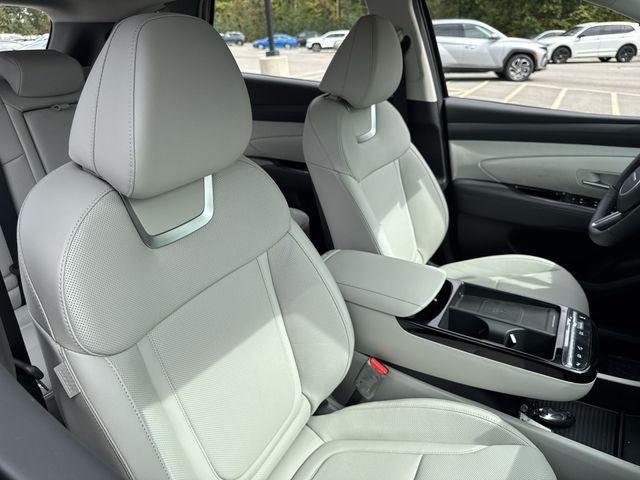 new 2025 Hyundai TUCSON Hybrid car, priced at $37,625