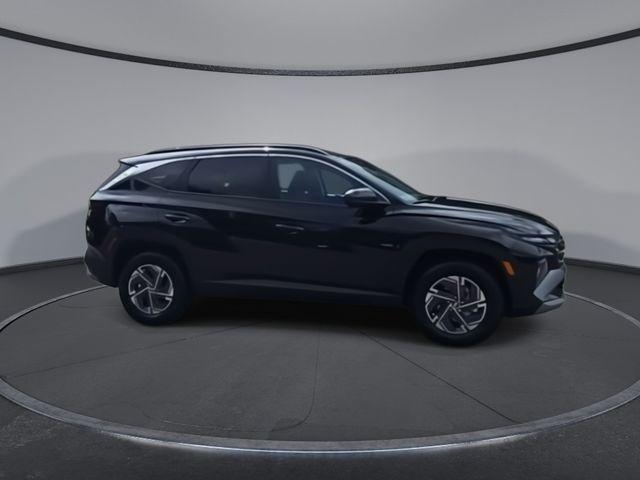 new 2025 Hyundai TUCSON Hybrid car, priced at $33,460