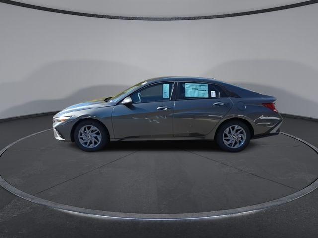 new 2026 Hyundai ELANTRA HEV car, priced at $26,585