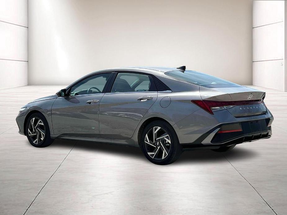 new 2024 Hyundai Elantra car, priced at $25,111