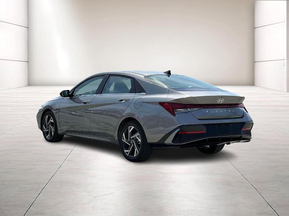 new 2024 Hyundai Elantra car, priced at $25,111