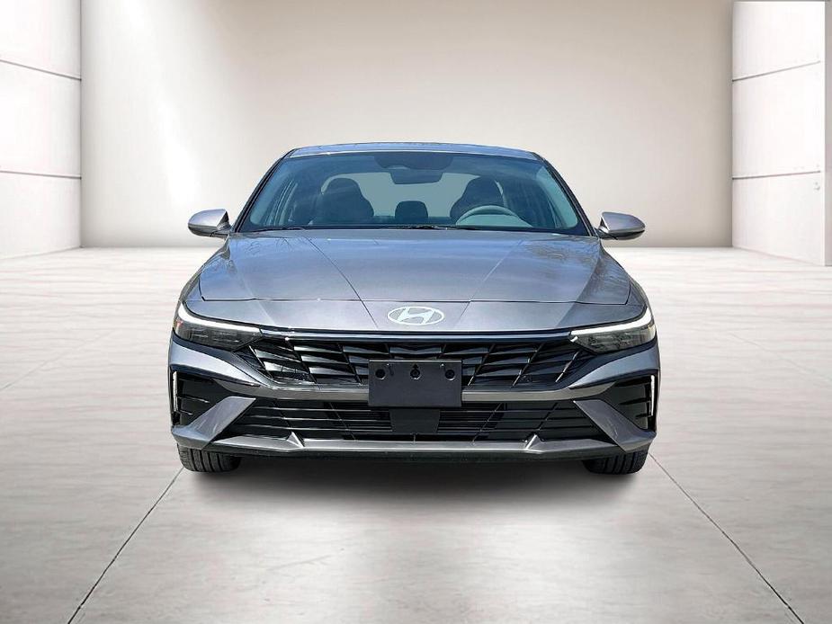 new 2024 Hyundai Elantra car, priced at $25,111