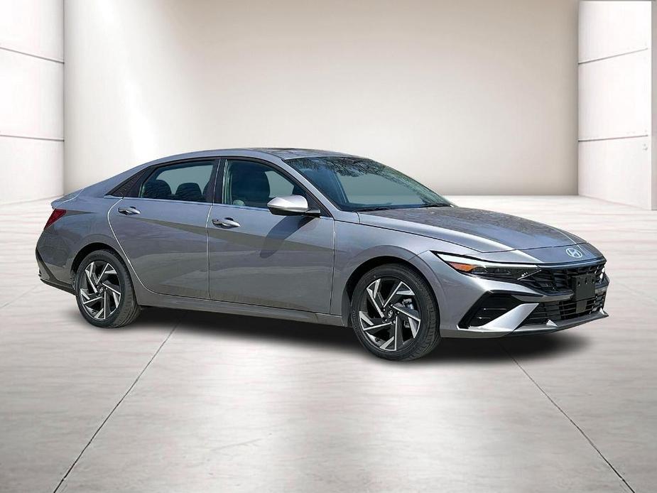 new 2024 Hyundai Elantra car, priced at $25,111