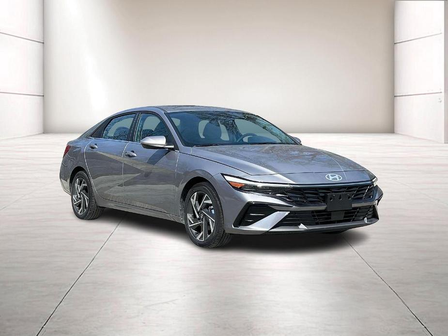 new 2024 Hyundai Elantra car, priced at $25,111