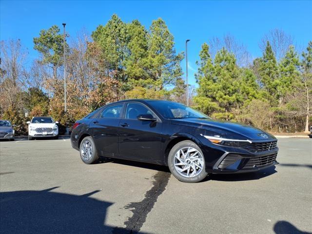 new 2025 Hyundai Elantra HEV car, priced at $26,735