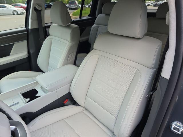 new 2025 Hyundai SANTA FE HEV car, priced at $46,085