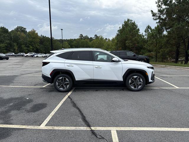 new 2025 Hyundai TUCSON Hybrid car, priced at $33,910