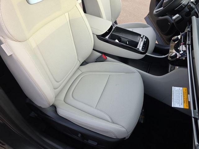 new 2026 Hyundai TUCSON Hybrid car, priced at $41,115