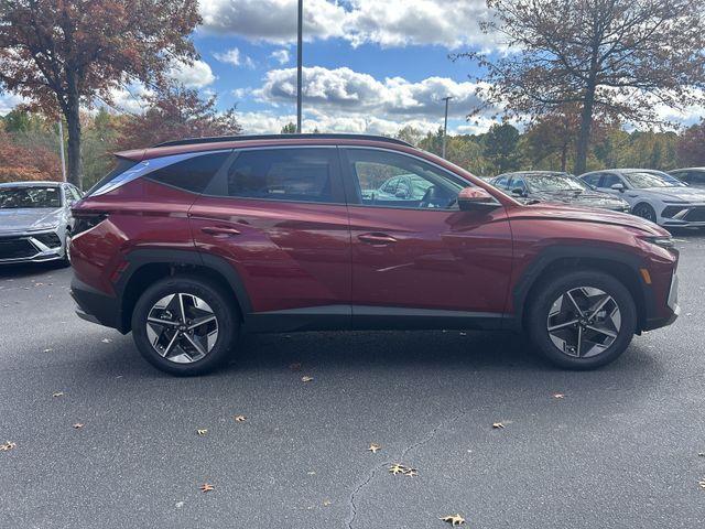 new 2025 Hyundai TUCSON Hybrid car, priced at $33,005