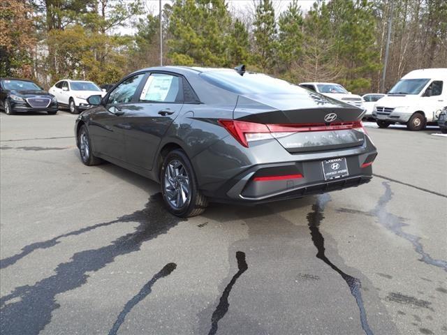 new 2025 Hyundai Elantra HEV car, priced at $26,710