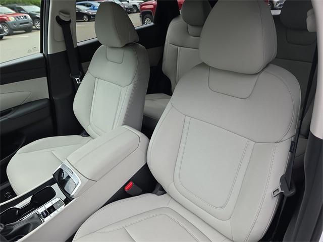 new 2025 Hyundai Tucson car, priced at $33,975