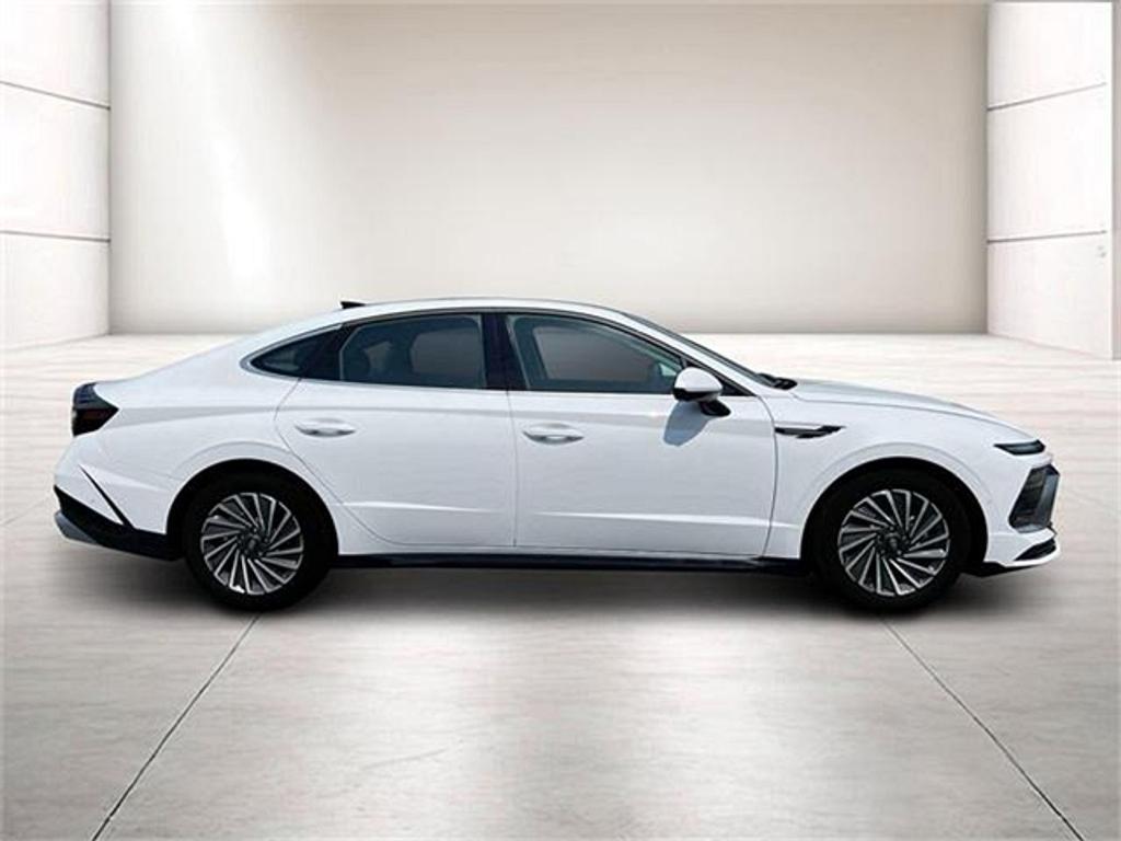 new 2024 Hyundai Sonata Hybrid car, priced at $37,327