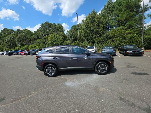new 2025 Hyundai TUCSON Hybrid car, priced at $33,590