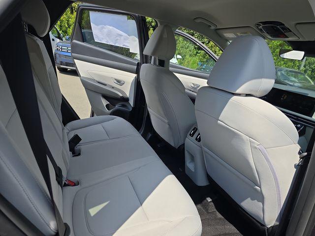 new 2025 Hyundai TUCSON Hybrid car, priced at $33,590