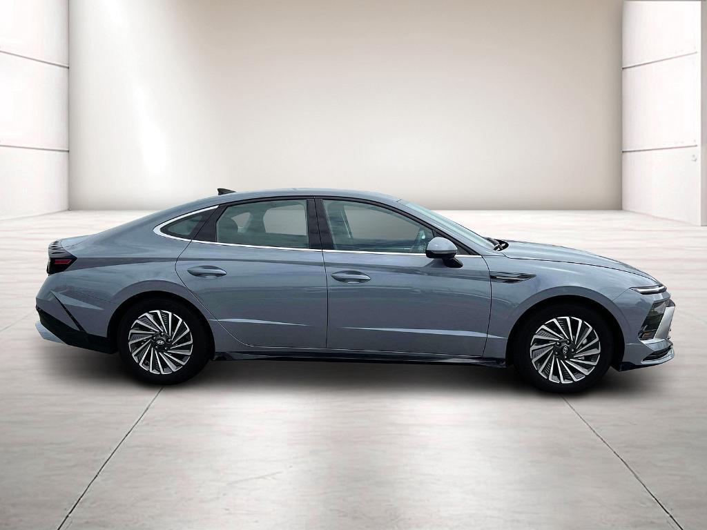 new 2024 Hyundai Sonata Hybrid car, priced at $31,620