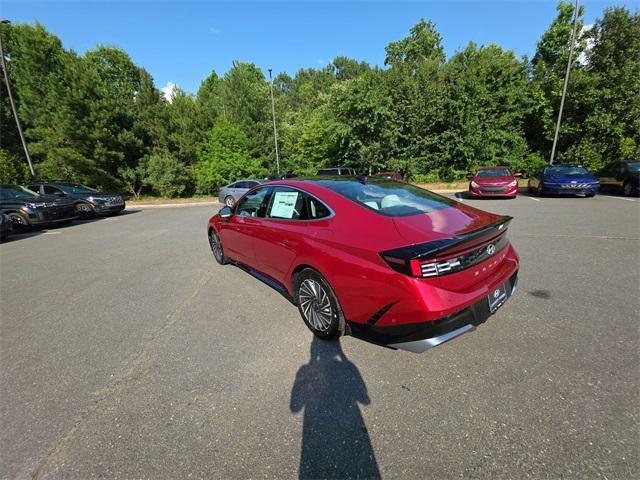 new 2025 Hyundai Sonata Hybrid car, priced at $38,490
