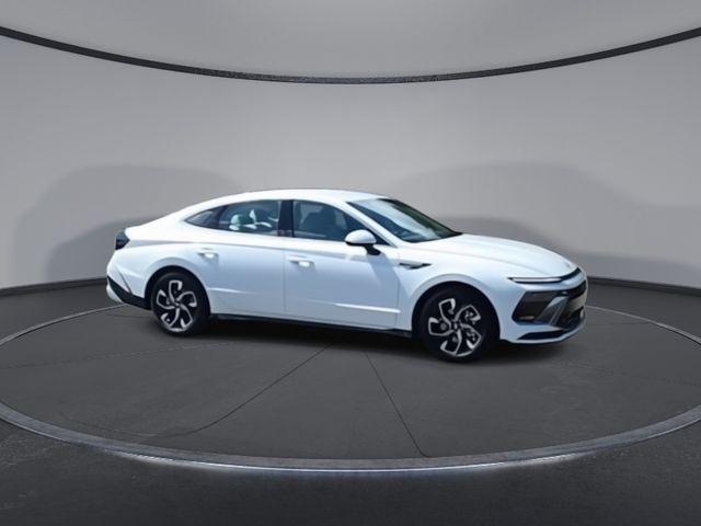 new 2025 Hyundai Sonata car, priced at $30,055