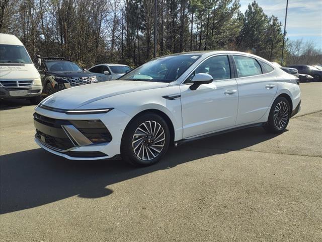 new 2024 Hyundai Sonata Hybrid car, priced at $38,327