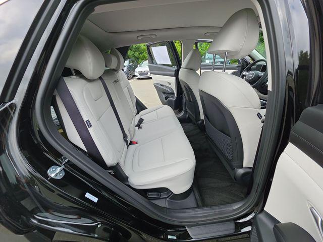 new 2025 Hyundai TUCSON Hybrid car, priced at $36,690