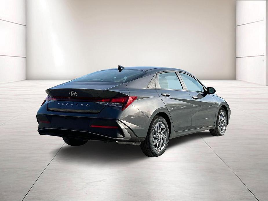 new 2025 Hyundai Elantra car, priced at $23,565