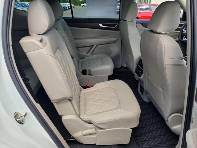 new 2025 Volkswagen Atlas car, priced at $54,052