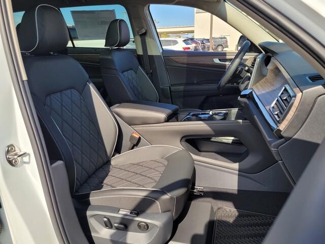new 2025 Volkswagen Atlas car, priced at $52,552