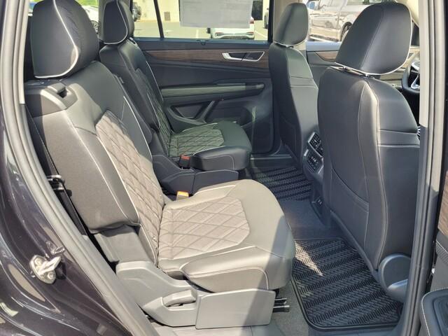 new 2025 Volkswagen Atlas car, priced at $53,597