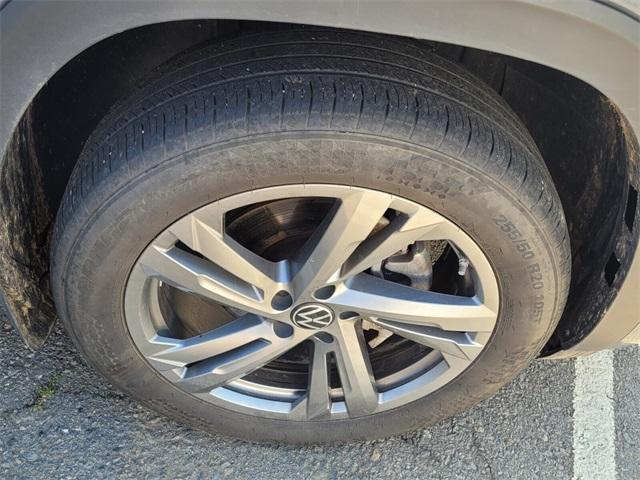 used 2024 Volkswagen Atlas Cross Sport car, priced at $39,999