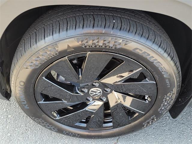used 2025 Volkswagen Atlas Cross Sport car, priced at $39,500