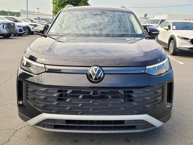 new 2025 Volkswagen Tiguan car, priced at $34,238