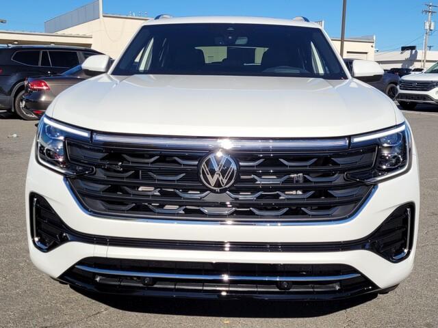 new 2024 Volkswagen Atlas Cross Sport car, priced at $43,617