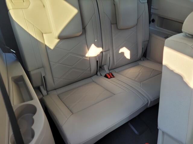 new 2025 Volkswagen Atlas car, priced at $35,087