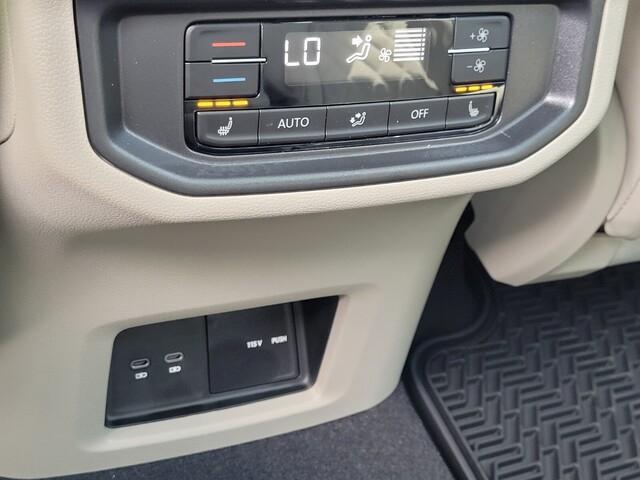 new 2025 Volkswagen Atlas car, priced at $53,052