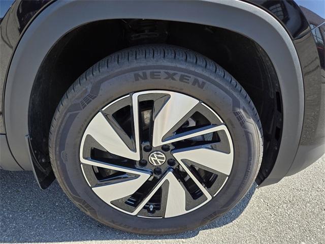used 2025 Volkswagen Atlas car, priced at $42,417