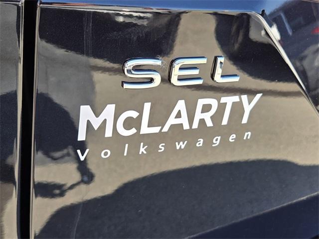 used 2025 Volkswagen Atlas car, priced at $42,417