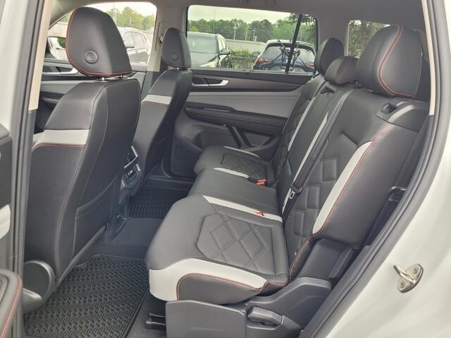 new 2025 Volkswagen Atlas car, priced at $46,403