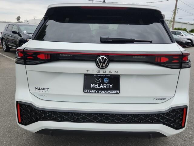 new 2025 Volkswagen Tiguan car, priced at $42,641