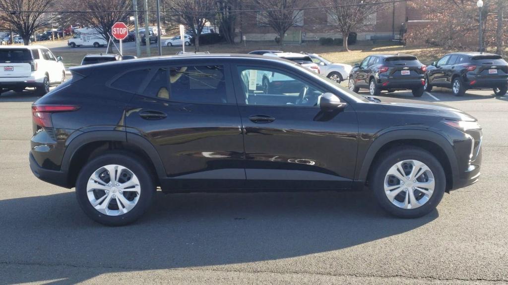 new 2025 Chevrolet Trax car, priced at $20,445